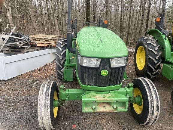 Image of John Deere 5045E equipment image 3