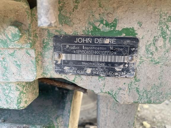 Image of John Deere 5045E equipment image 2