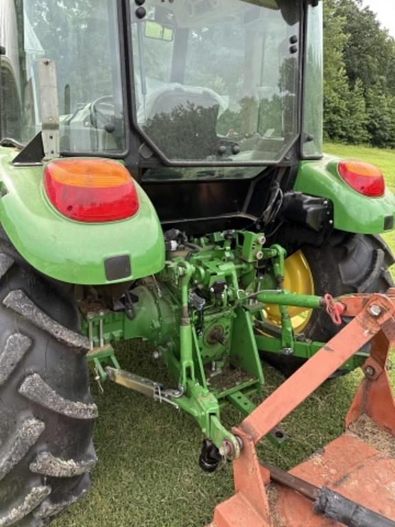 Image of John Deere 5055E equipment image 4