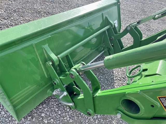 Image of John Deere 5055E equipment image 3