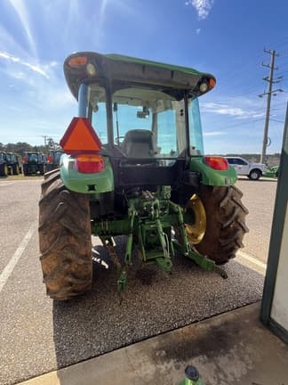 Image of John Deere 5055E equipment image 3
