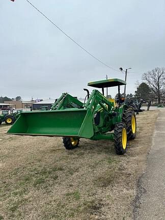 Image of John Deere 5055E equipment image 2