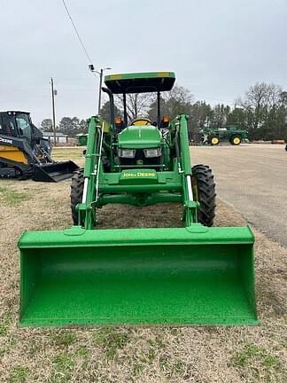 Image of John Deere 5055E equipment image 1