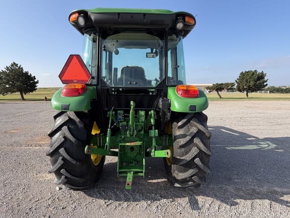 Image of John Deere 5055E equipment image 3