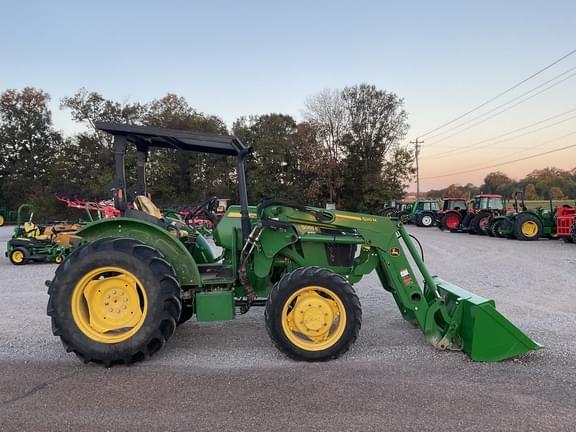 Image of John Deere 5055E equipment image 4
