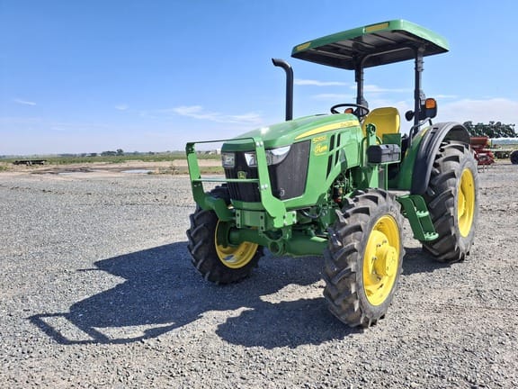 2019 John Deere 5055E Equipment Image0