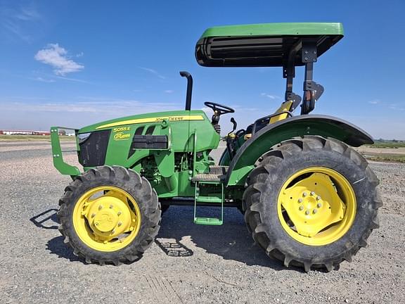 Image of John Deere 5055E equipment image 2