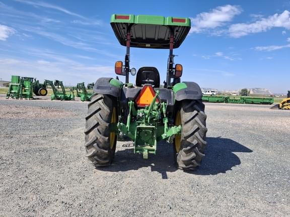 Image of John Deere 5055E equipment image 4