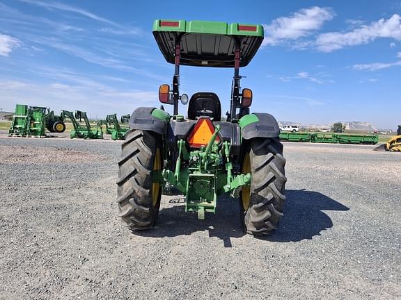 Image of John Deere 5055E equipment image 4
