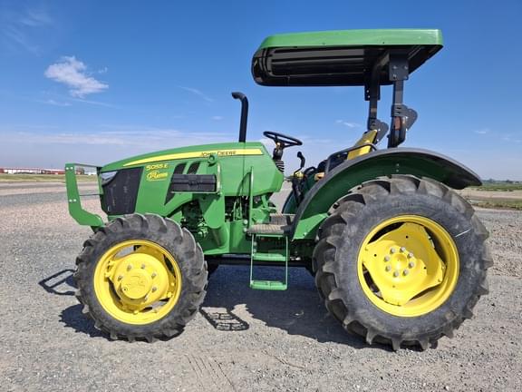 Image of John Deere 5055E equipment image 2