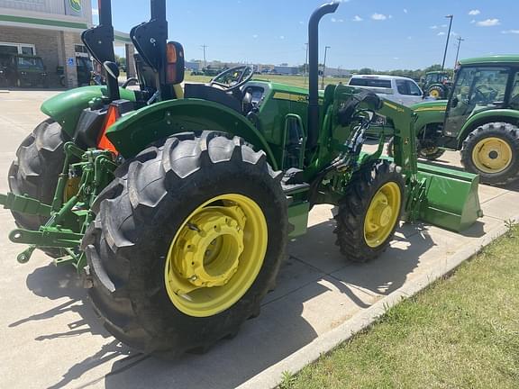 Image of John Deere 5055E equipment image 4