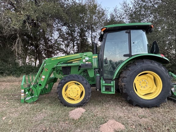 Main image John Deere 5055E