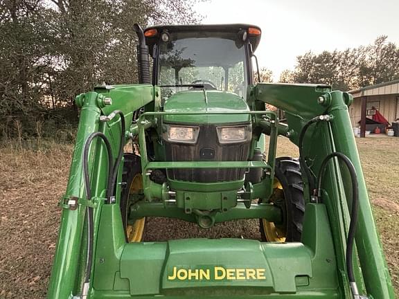 Image of John Deere 5055E equipment image 4