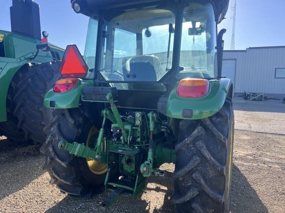 Image of John Deere 5055E equipment image 4