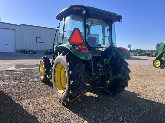 Image of John Deere 5055E equipment image 3