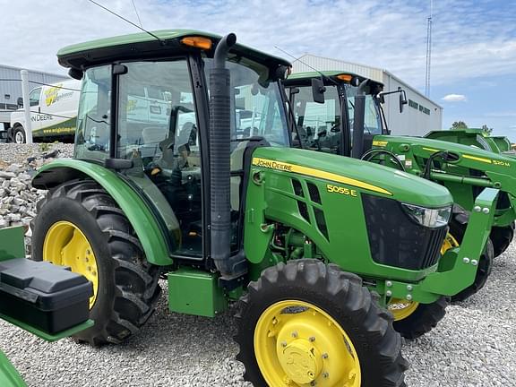 Image of John Deere 5055E equipment image 2