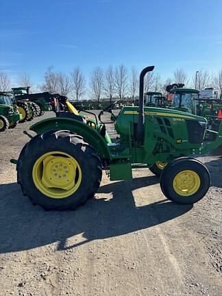 Image of John Deere 5055E equipment image 4