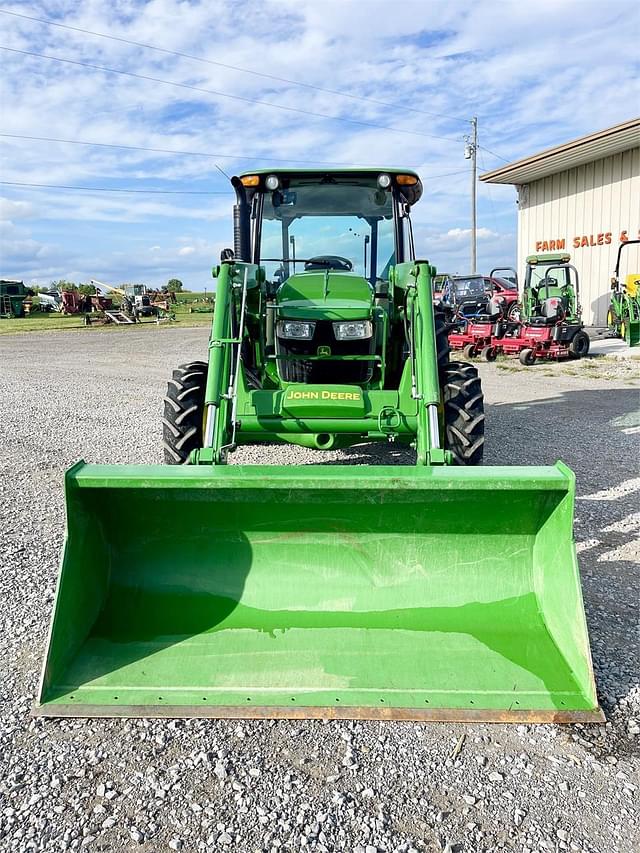 Image of John Deere 5055E equipment image 4