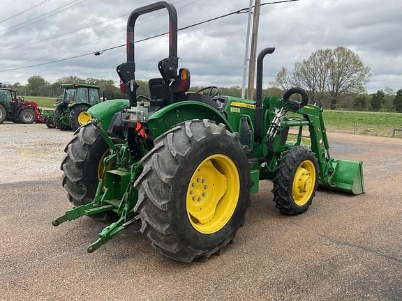 Image of John Deere 5055E equipment image 3