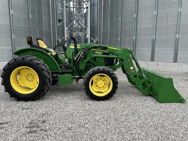 Image of John Deere 5055E equipment image 3