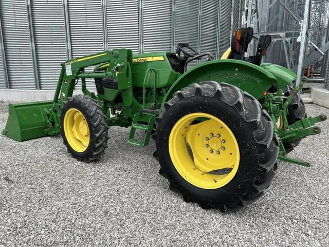 Image of John Deere 5055E equipment image 4