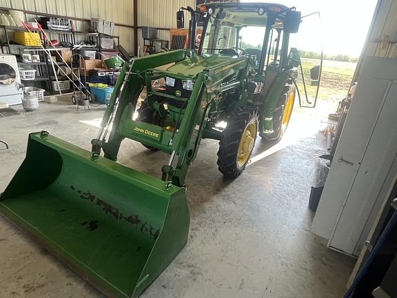 Image of John Deere 5055E equipment image 3