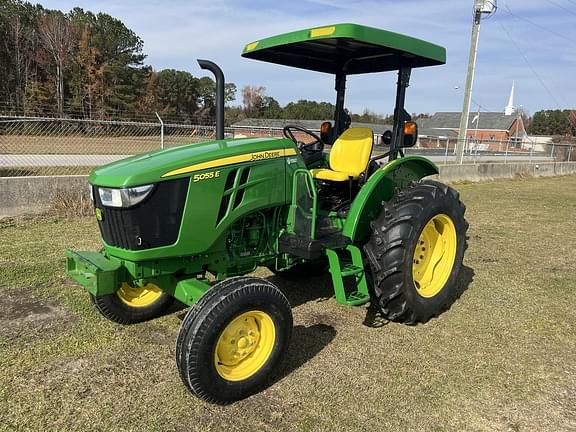 Image of John Deere 5055E equipment image 1