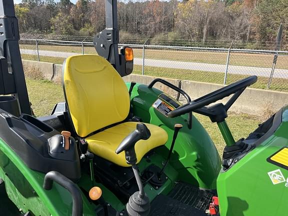 Image of John Deere 5055E equipment image 4