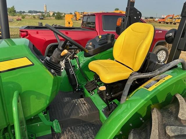 Image of John Deere 5055E equipment image 4