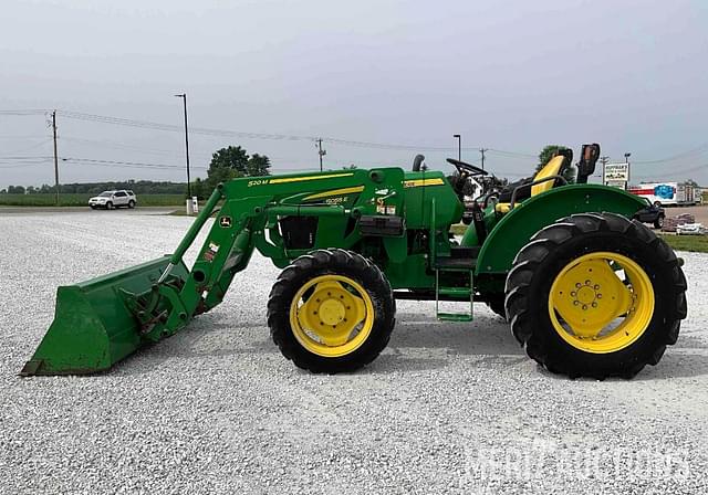 Image of John Deere 5055E equipment image 1