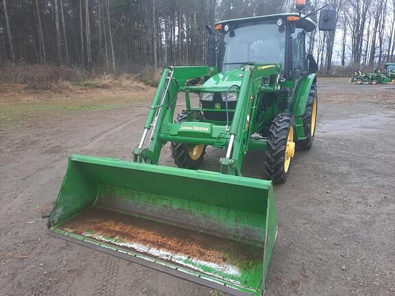 Image of John Deere 5065E equipment image 3