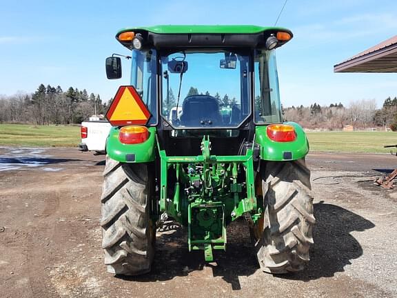 Image of John Deere 5065E equipment image 3