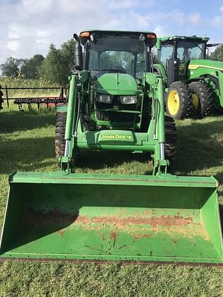 Image of John Deere 5065E equipment image 3