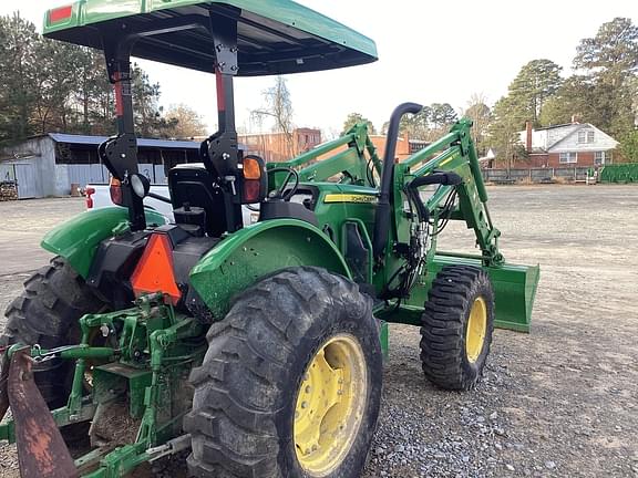 Image of John Deere 5065E equipment image 4