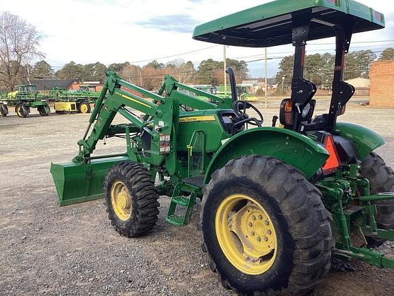 Image of John Deere 5065E equipment image 2