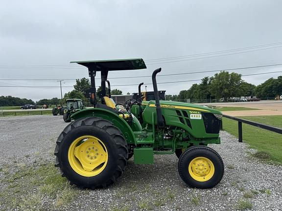 Image of John Deere 5065E equipment image 2