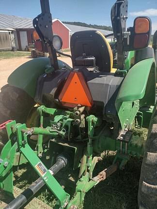 Image of John Deere 5065E equipment image 2