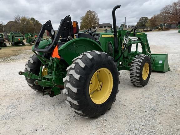 Image of John Deere 5065E equipment image 4