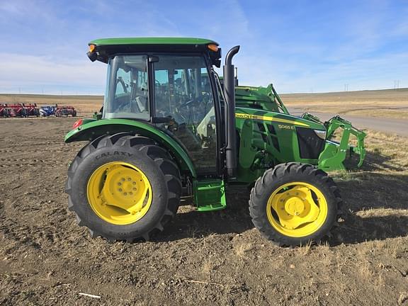 Image of John Deere 5065E equipment image 1