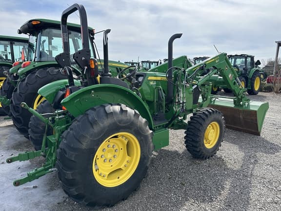 Image of John Deere 5065E equipment image 4