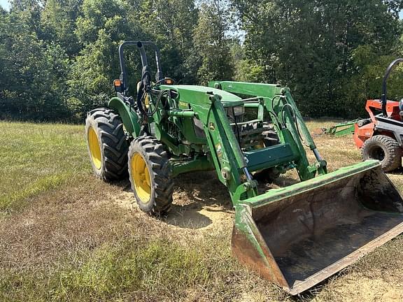 Image of John Deere 5065E equipment image 2