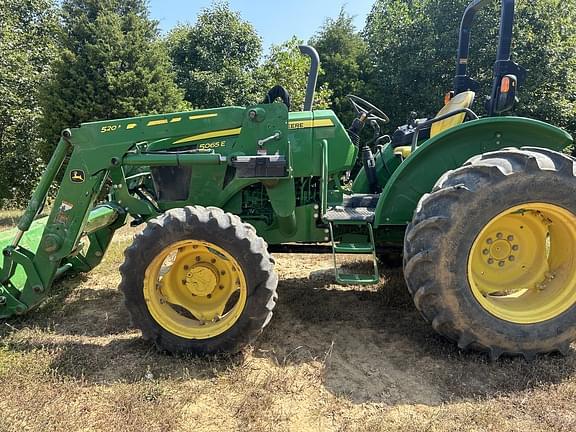 Image of John Deere 5065E equipment image 3