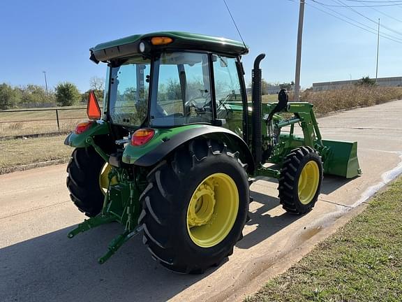 Image of John Deere 5065E equipment image 4