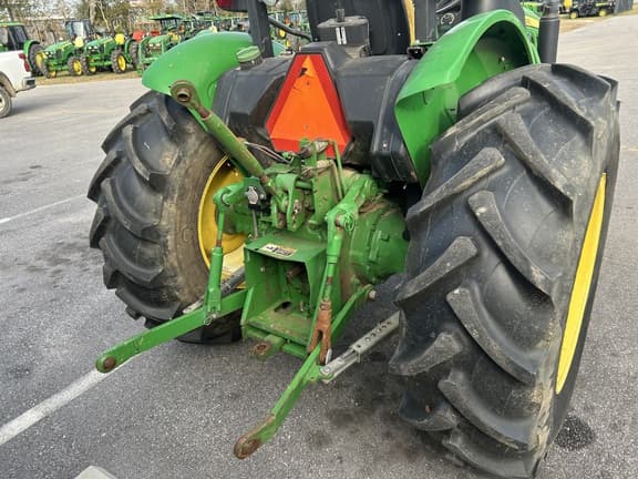 Image of John Deere 5065E equipment image 3
