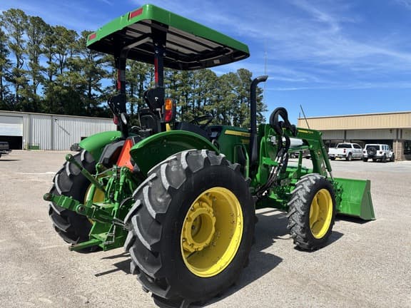 Image of John Deere 5065E equipment image 4