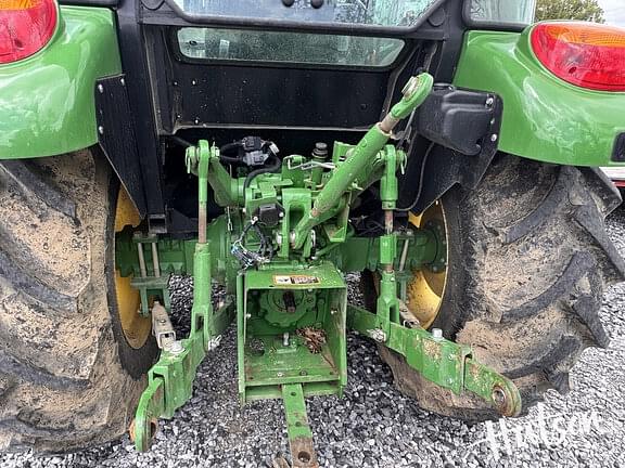Image of John Deere 5065E equipment image 3