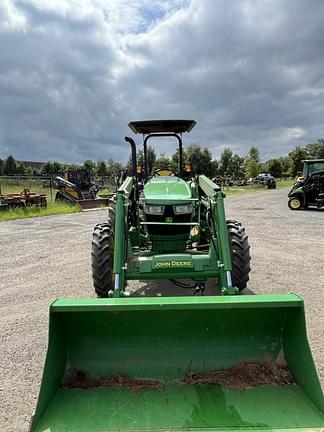 Image of John Deere 5065E equipment image 3