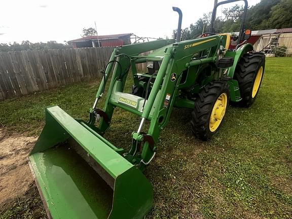 Image of John Deere 5065E equipment image 4
