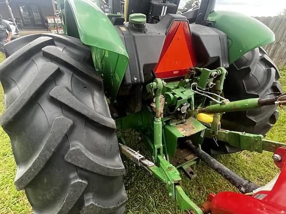 Image of John Deere 5065E equipment image 3