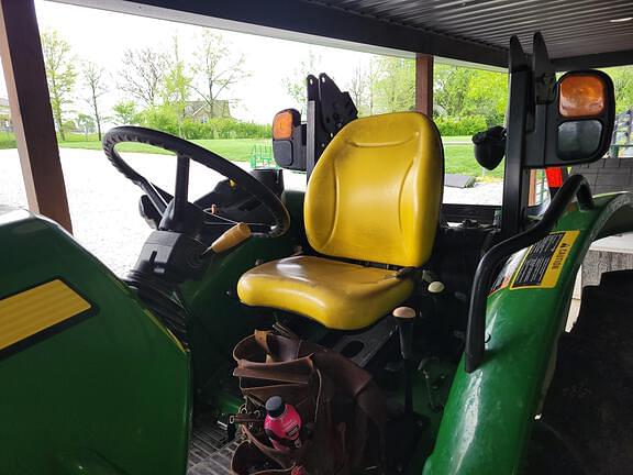 Image of John Deere 5065E equipment image 3